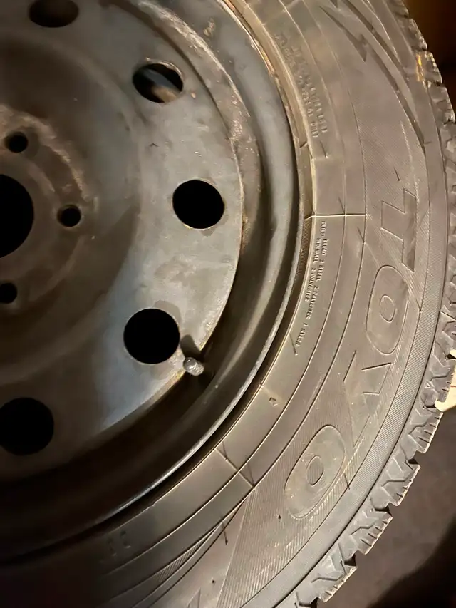 4 TOYO WINTER OBSERVE GSI 6 LS 235/65/17 WITH 11/32 IN TREAD | Tires ...