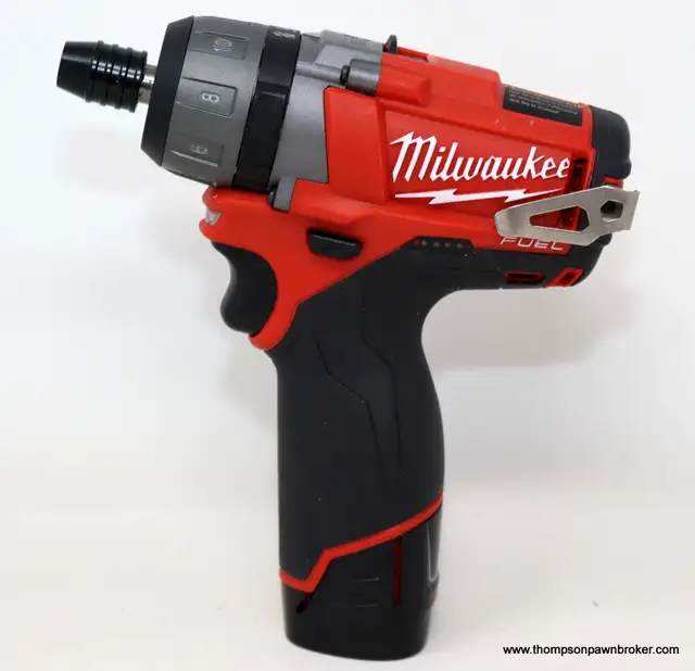 MILWAUKEE 2402-22 12V SCREWDRIVER, 2 BATTERIES, CHARGER & CASE in Other in Hamilton - Image 2