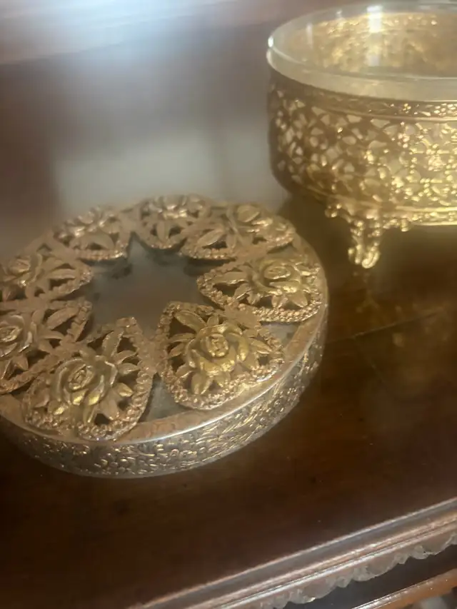 Vintage Trinket jewelry Box in Arts & Collectibles in Laval / North Shore - Image 4