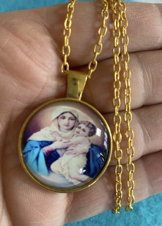 Mother&Child!GoldenGlassCabochonNecklaceOfMotherMary&InfantJesus in Arts & Collectibles in City of Toronto - Image 2