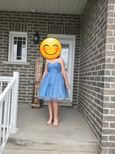 Size 8 Beautiful graduation dress in pristine condition. Bought brand new from Agent 99 for $399 +ta...