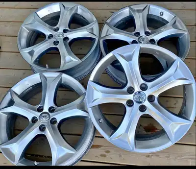 Toyota Venza 20” Alloy Wheels – Set of 4 Selling a set of genuine OEM Toyota Venza 20-inch aluminum...
