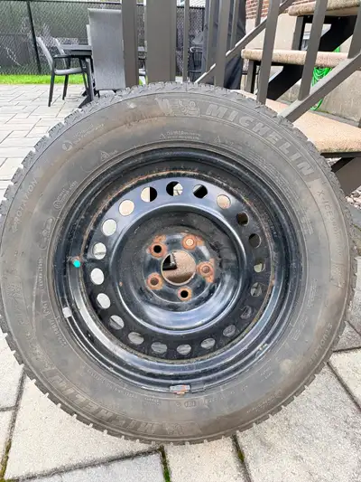 Utilisé seulement 1 hiver 225/65/R17