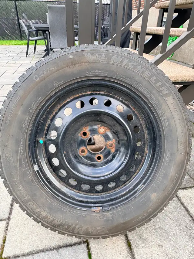 Pneu hiver Michelin sur jantes x4 in Tires & Rims in Laval / North Shore - Image 2