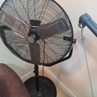Commercial  fan extends to 6ft