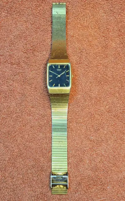 Seiko Quartz Gold Tone Watch 5Y95-5000 for parts or repair , View more