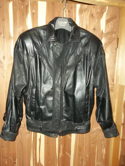 Manteau de cuir pour femmes, View more