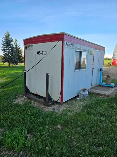 16'x8' office trailer. Excellent shape. Alluminum roof. No leaks. Propane wall heater no electricity...