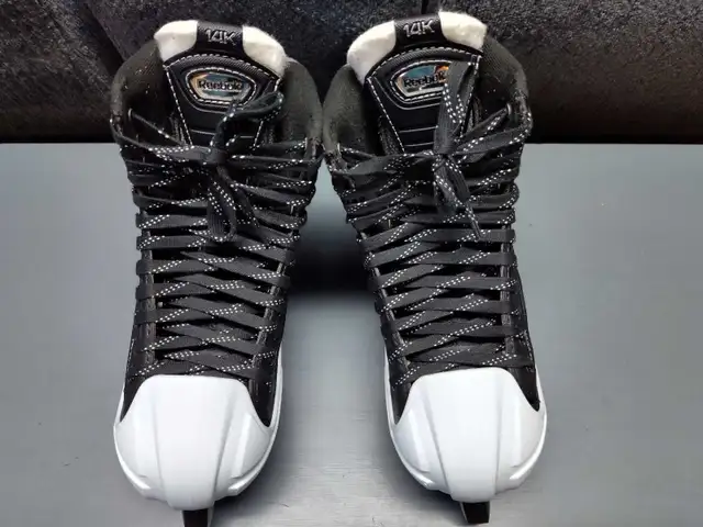 Reebok Goalie Skates - Size 6.5 / 8 shoe - Almost New. in Hockey in Kingston - Image 5
