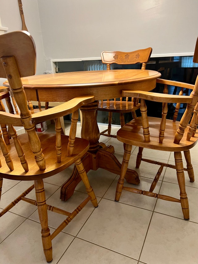 Real Wood Round Extendable Breakfast Table Set w/ 5 chairs | Dining ...