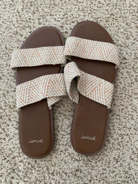 Sanuk Sandals Size 7