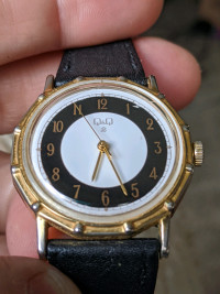 Q & Q Vintage Hand Wind Watch