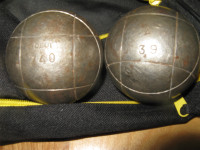 2 boules de pétanque OBUT 740 ATC A 39 avec étui.