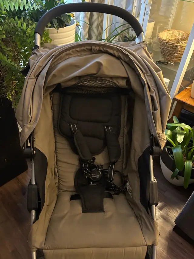 Britax Baby Stroller in Strollers, Carriers & Car Seats in Ottawa - Image 3