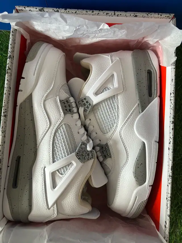 Jordan 4 White Oreos - All sizes in Men's Shoes in Mississauga / Peel Region - Image 7