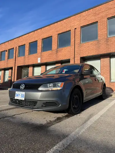 2013 Volkswagen Jetta Trendline 2.0L Inline-4 • 5-Speed Manual 207,262km • $4000 OBO As-is• No Accid...