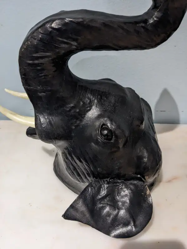 Large elephant wall mount head leather display in Arts & Collectibles in City of Toronto - Image 8