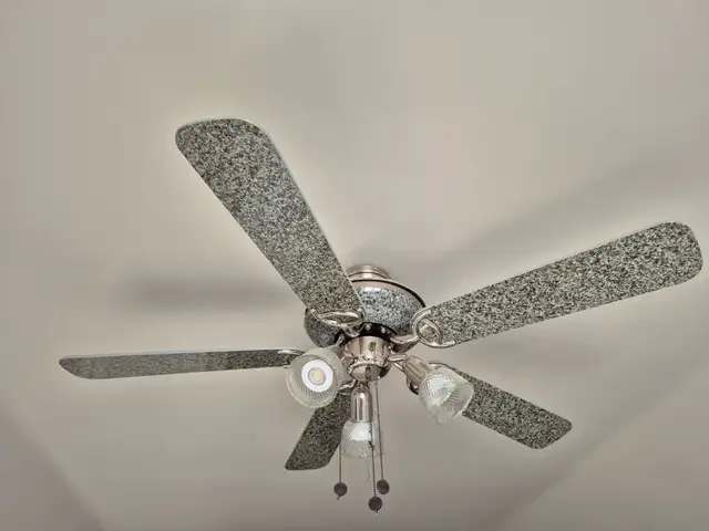 Ceiling fan in Indoor Lighting & Fans in Mississauga / Peel Region - Image 4