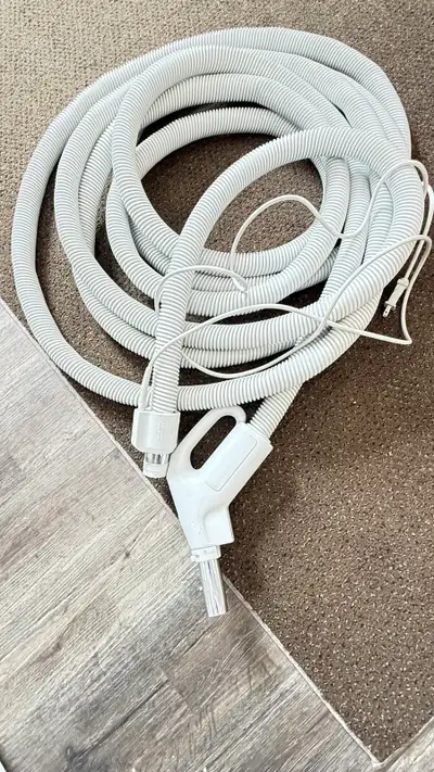 This 35-foot central vacuum electric hose is in good working condition, perfect for replacing a worn...