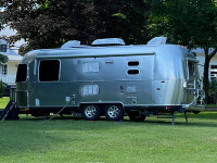 2015 Airstream Flying Cloud 23 FB Twins