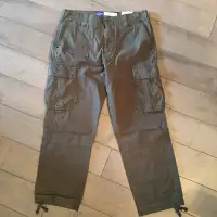 NWT OLD NAVY COTTON CARGO PANTS (32W BY L30L)
