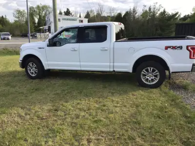 5.0l , leather interior , moon roof