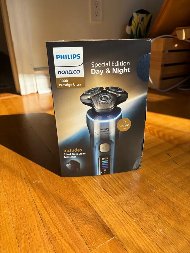 Philips Norelco i9000 Shaver (unopened)