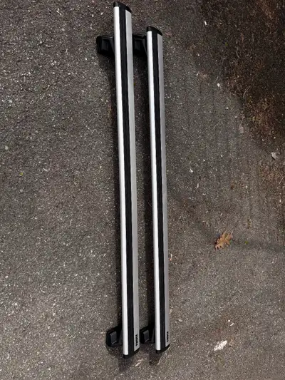 Thule Evo WingBars & Evo Flushrail Mounting Kit (186028) Utilisé environ 6 mois - Used for about 6 m...