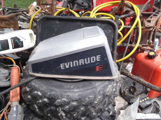 8 hp Evinrude hood in Boat Parts, Trailers & Accessories in Chatham-Kent
