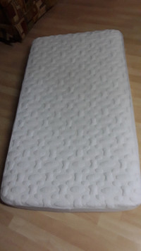 Matelas pour couchette de bébé