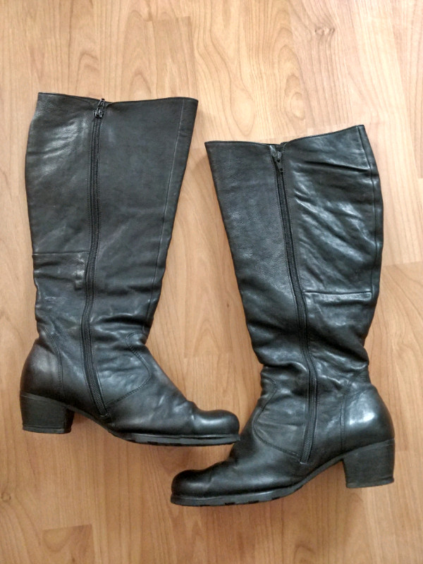 Bottes en cuir / Leather boots in Women's - Shoes in Gatineau - Image 2