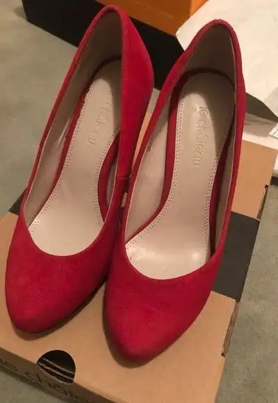 Brand new - Le Chateau Lady Pretty heel shoes, View more