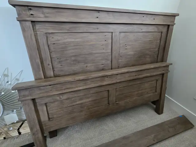 Reclaimed wood Queen bedframe in Beds & Mattresses in Kamloops - Image 2