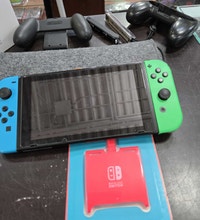 NINTENDO SWITCH COMPLETE WITH ACCESSORIES  City of Toronto Toronto (GTA) Preview