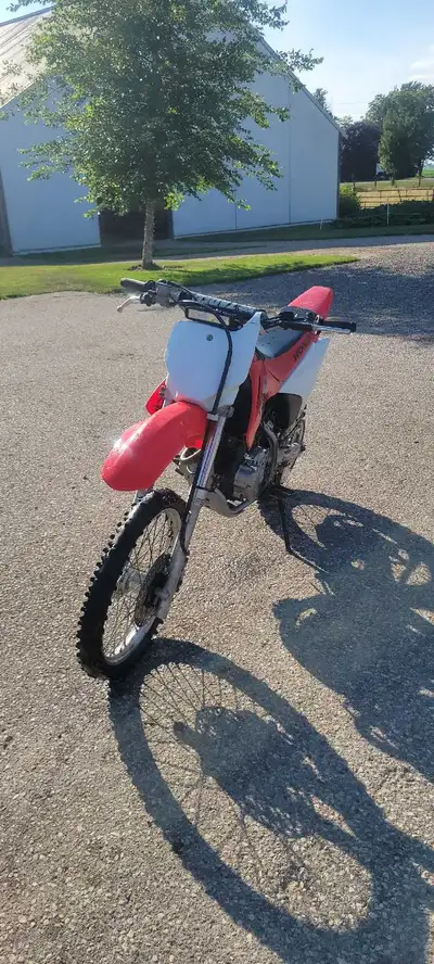 2004 crf 150f Runs good Needs new front tube+tire