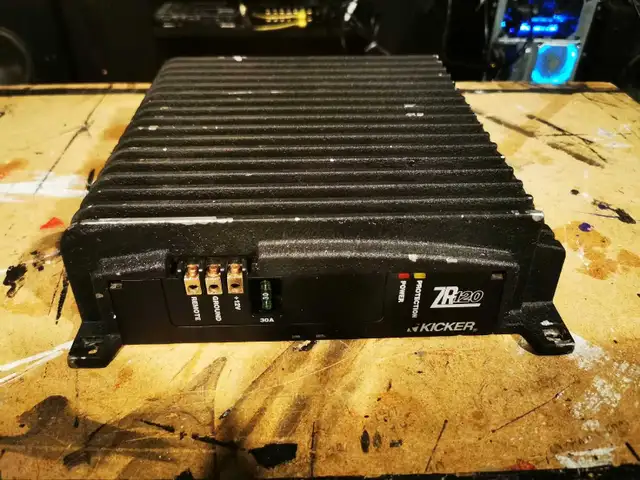 Kicker ZR-series two-channel amplifier in Stereo Systems & Home Theatre in Hamilton - Image 4