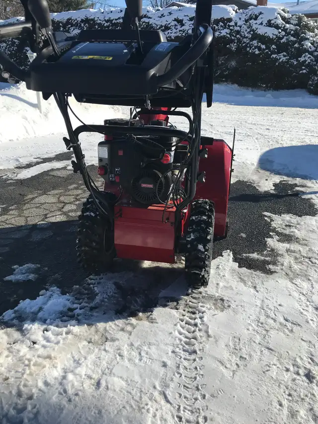 Souffleuse à neige Craftsman snow blower in Snowblowers in City of Montréal - Image 2