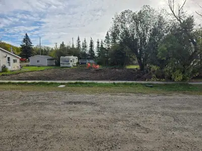 60x130 lot in Cherhill. Septic system connected to lagoon, 120 foot water well with good water @11 g...