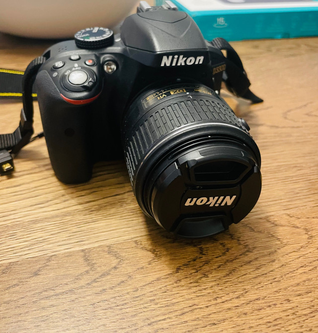 Nikon D3300 Digital SLR Camera with 18-55mm VR II Lens Kit  dans Appareils photo et caméras  à Ville de Montréal