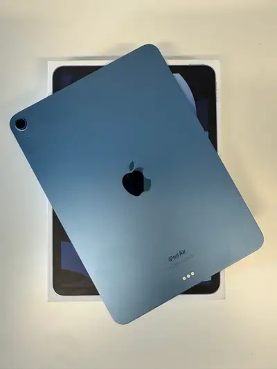 iPad Air 4 - 64 GB + Apple Pencil, View more