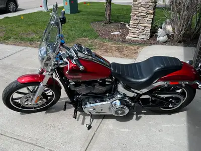 Forward controls installed, also have Mid controls, Engine guard with adjustable Hwy Pegs, Detachabl...