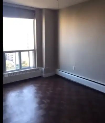 Female Roommate Wanted – Spacious 2-Bedroom Apartment