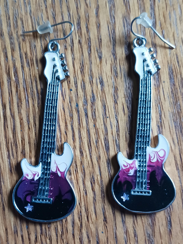 Vintage guitar earrings  in Jewellery & Watches in Truro - Image 2