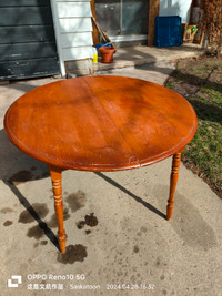 Hardwood round table $30