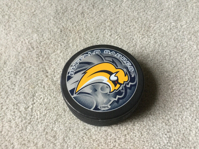 BRAND NEW - BUFFALO SABRES HOCKEY PUCK in Toys & Games in Hamilton