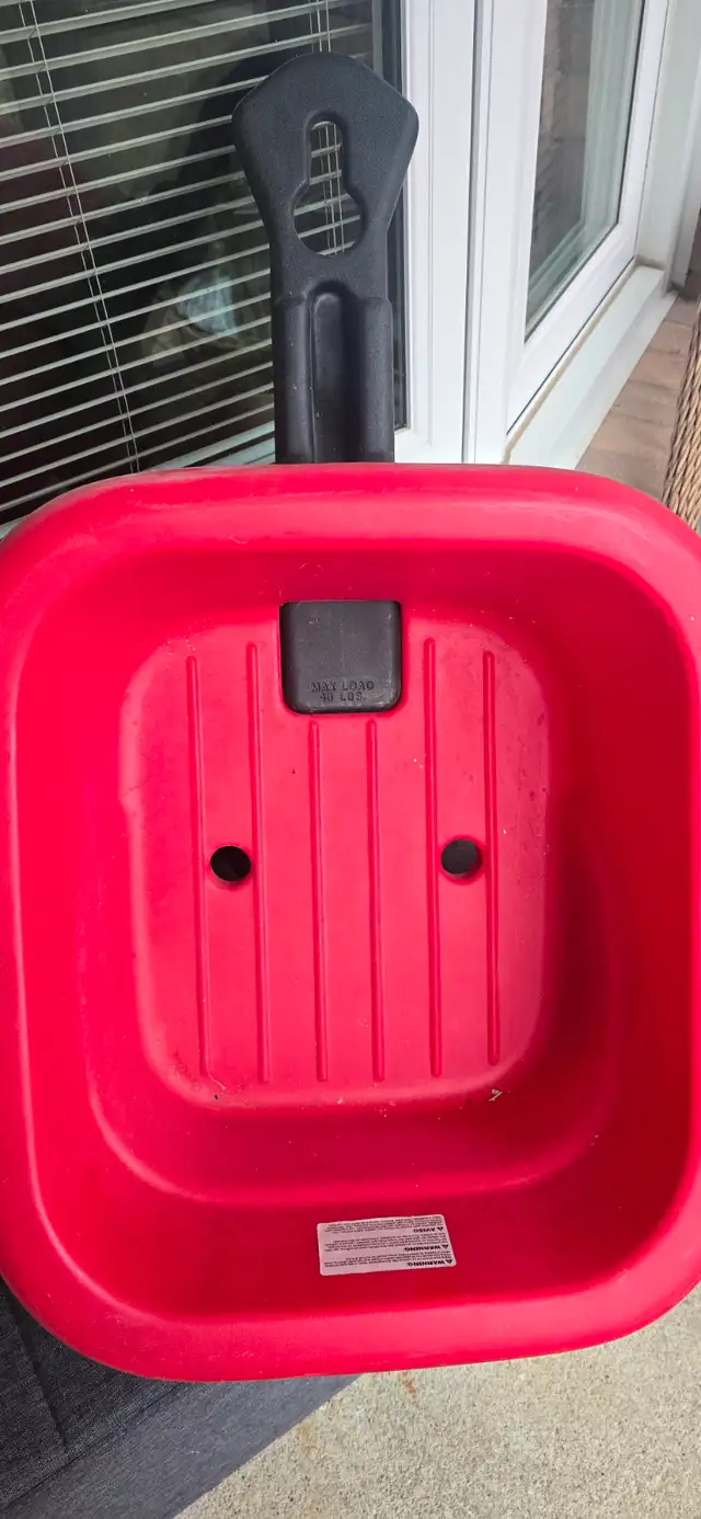 Free.  Various items. Pots, wagon caboose, sleeping bags .. in Free Stuff in Barrie - Image 2
