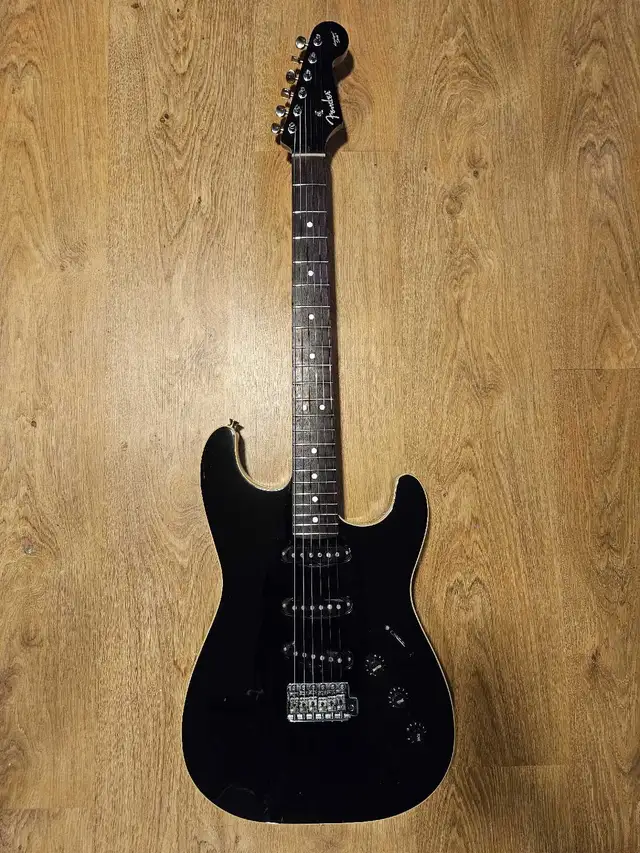 Fender Aerodyne Stratocaster AST-75 Export in Guitars in Peterborough - Image 2