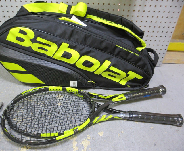 2 brandnew pure aero raquets with their original bag in Tennis & Racquet in Oakville / Halton Region - Image 4