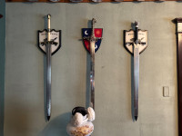 3 Game of Thrones collector swords