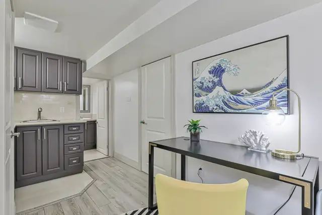 YONGE / FINCH – Bachelor Suite,  with Private Kitchen & Washroom